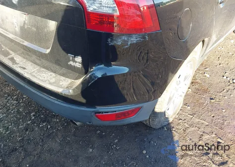 2011 Volvo Xc60 T6/T6 R-Design z USA, uszkodzony, nr VIN YV4902DZ8B2182756